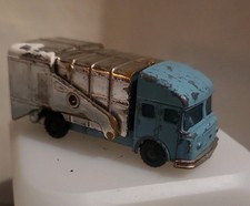 Vintage Toy Blue/Silver HUSKY